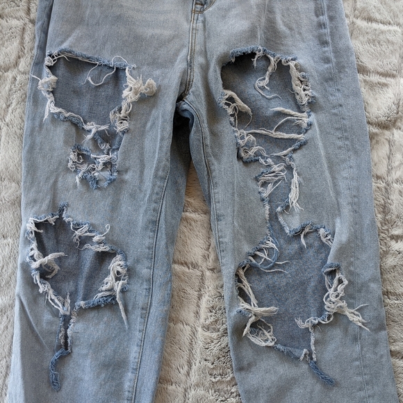 UO BDG Mom High Rise Distressed Jeans 28 - Picture 4 of 5